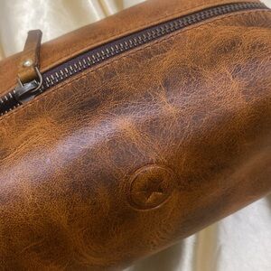 NWT AARON LEATHER goods genuine X0021D5UE1 classic toiletry travel bag pouch tan